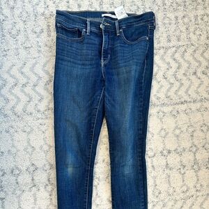 Levi’s 511 shaping skinny jeans